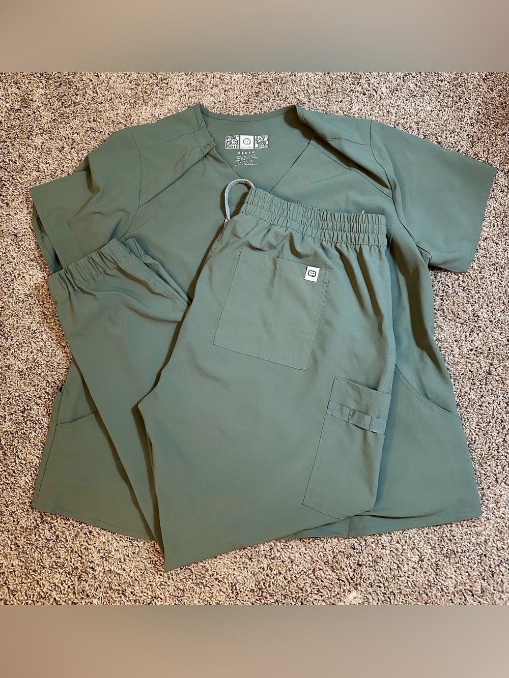 Wink Renew series scrub set olive XL